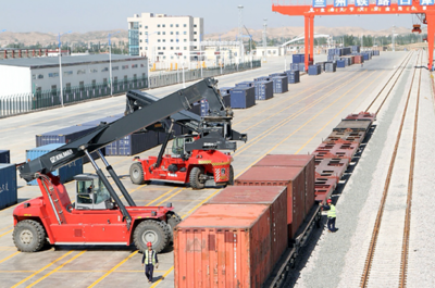 蘭州新區(qū)商投集團(tuán) 中歐班列護(hù)航進(jìn)出口貿(mào)易平穩(wěn)有序